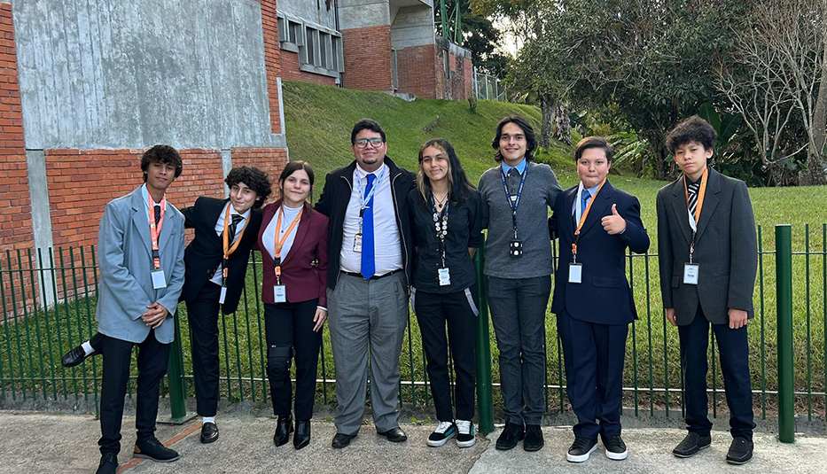 Sentimos orgullo de la Delegación  de Naciones Unidas del Colegio Castelao